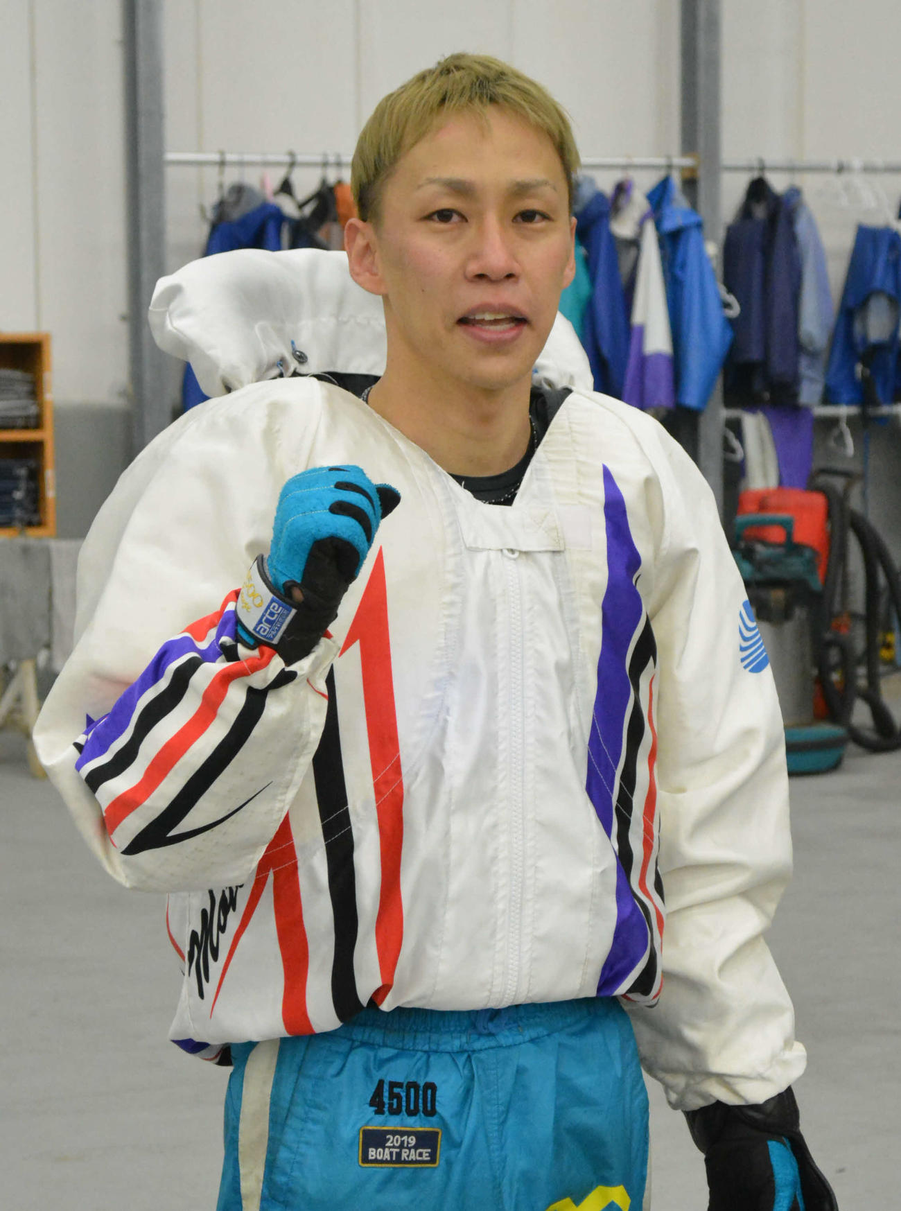 山田康二が逃げ、今年初Vを飾った