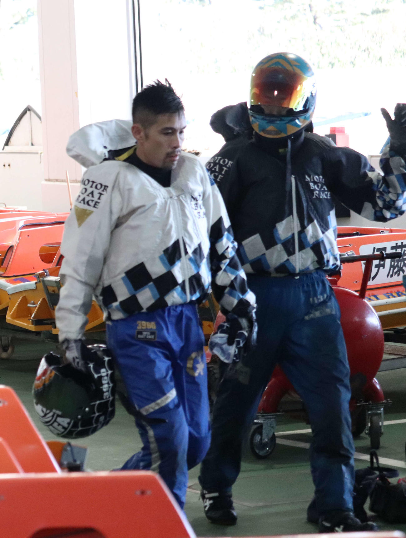 菊地孝平（左）が3日目を連勝。勢いに乗ってきた