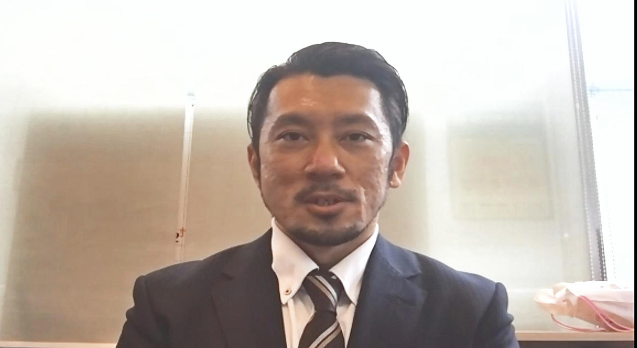 リモート取材で敢闘賞受賞の感想を語る和田
