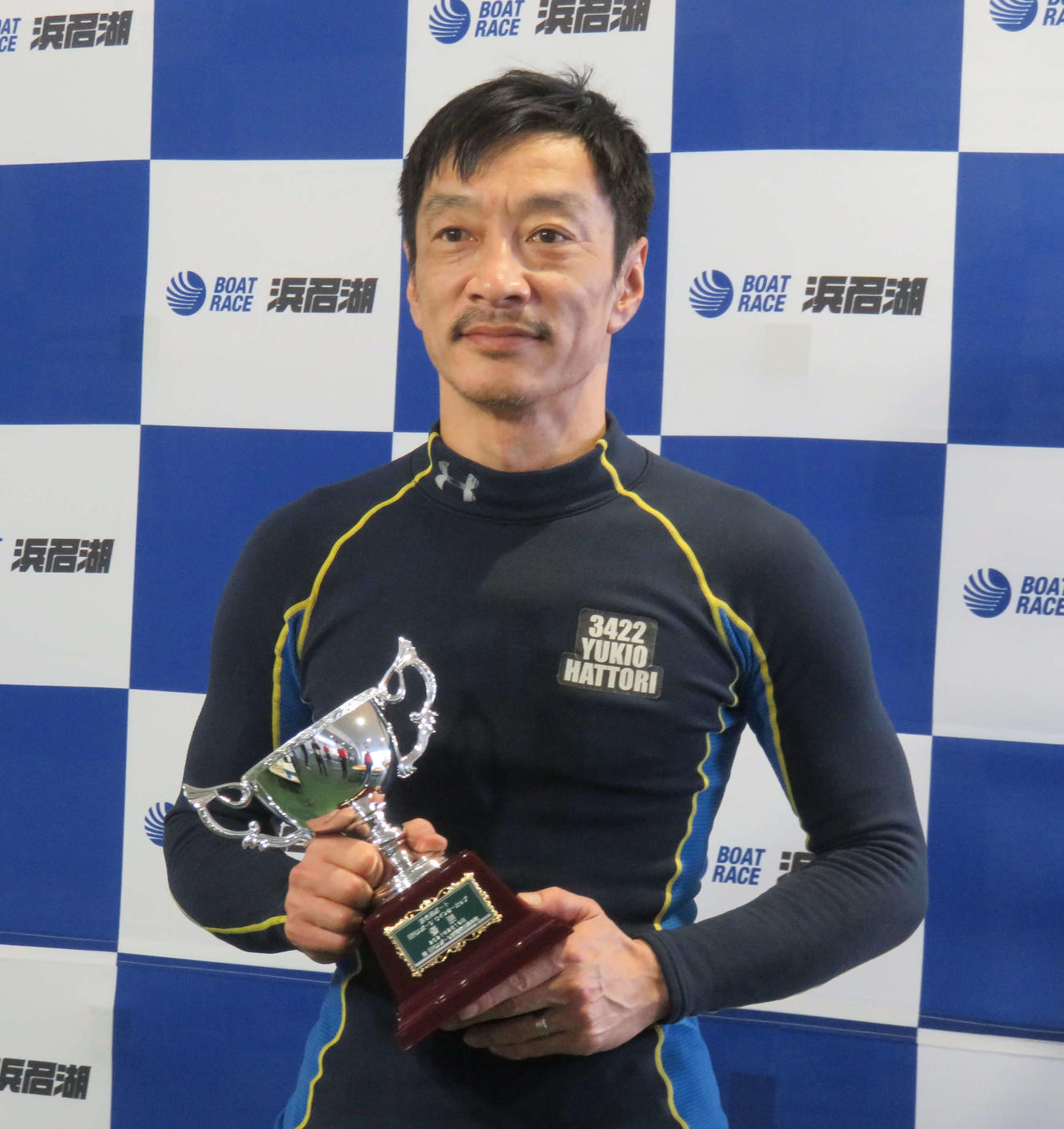 服部幸男が4カドからまくり差し、2節連続優勝を飾った