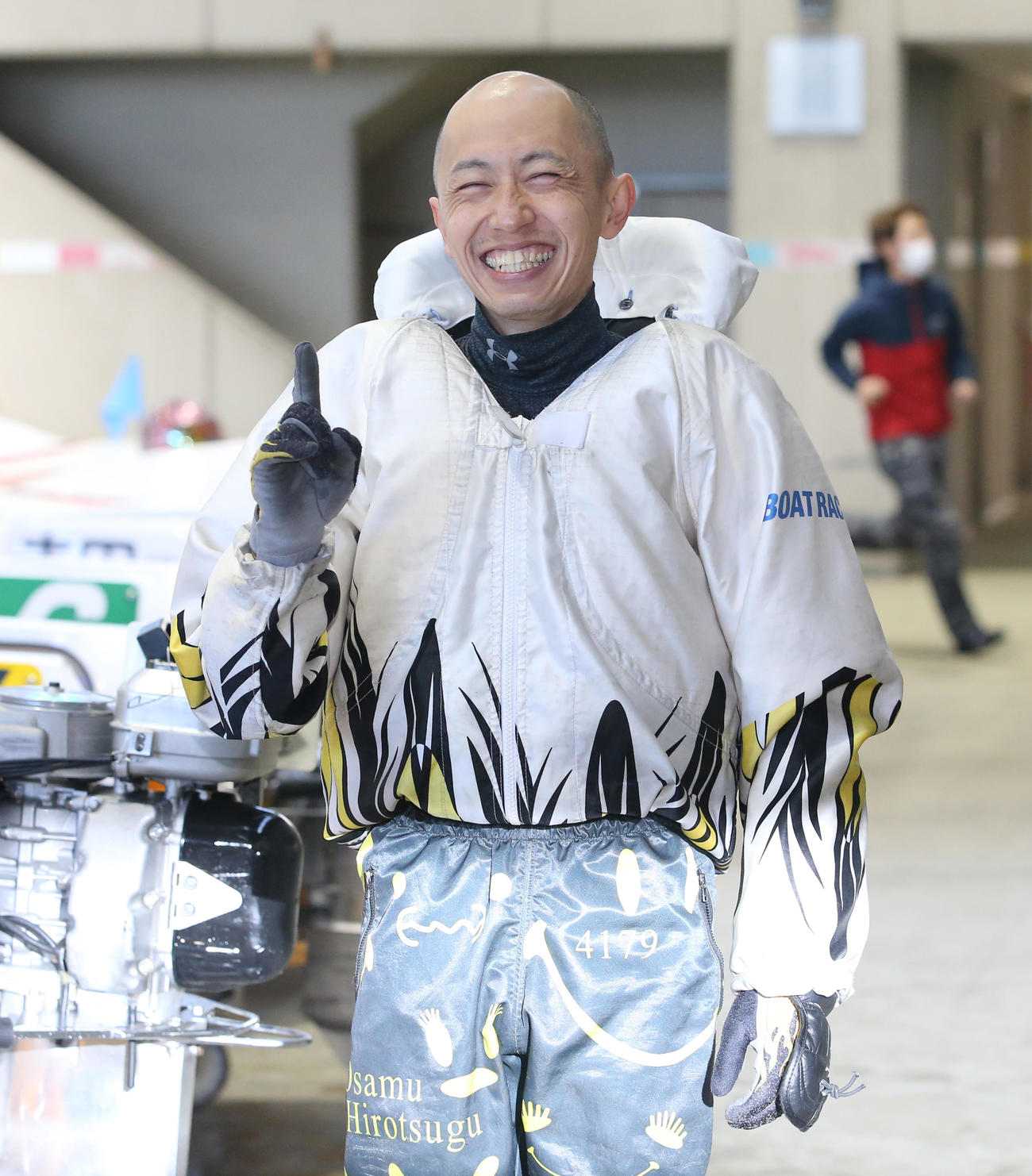 G1初勝利を喜ぶ2R1着の広次修（撮影・菊川光一）