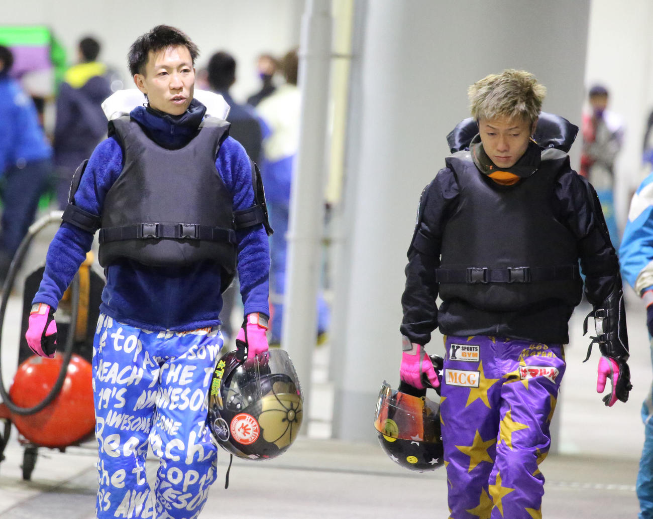 木下翔太（左）と丸野一樹（撮影・渦原淳）