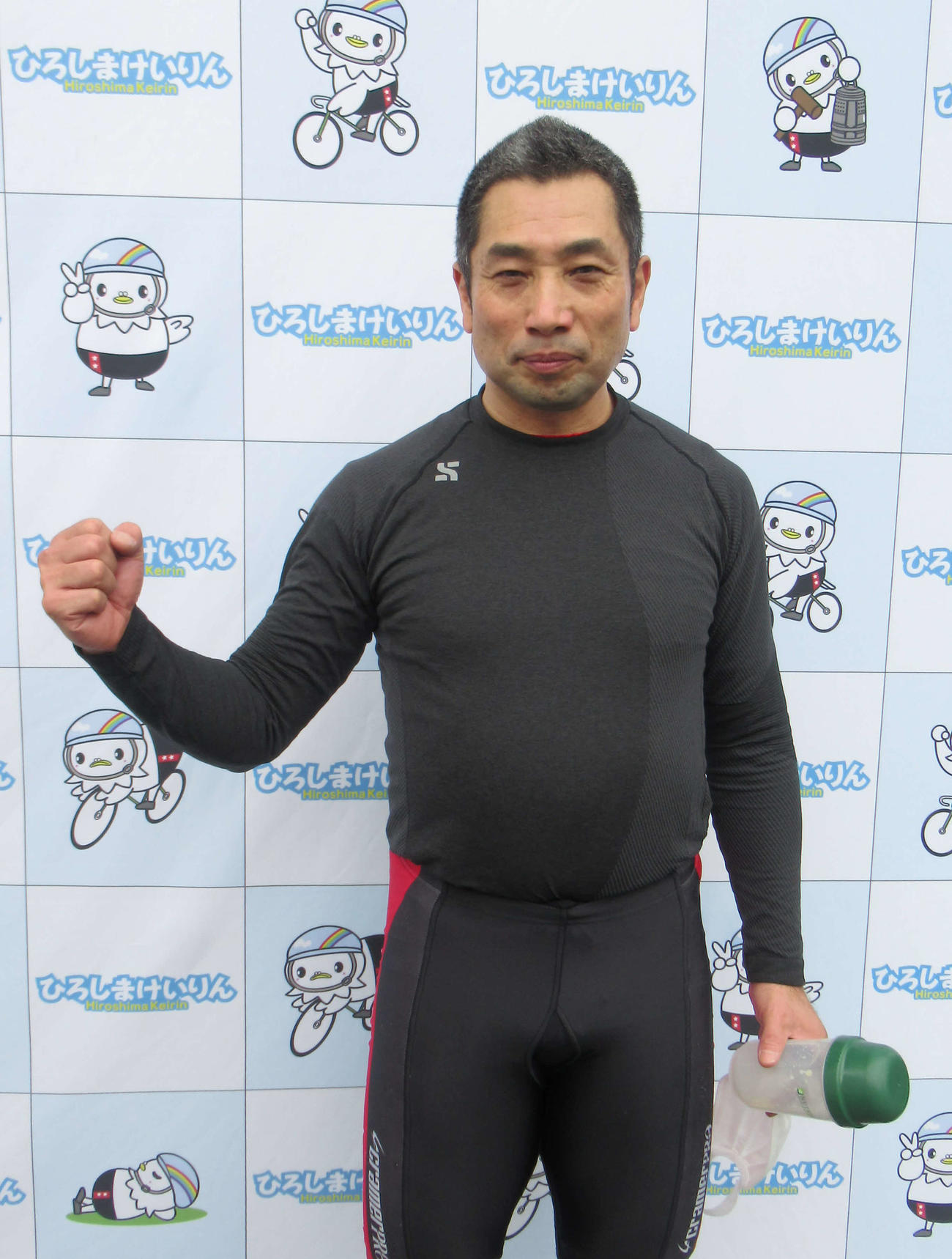 5日に53歳の誕生日を迎える紫原政文が準決進出へ気合（撮影・山田敏明）