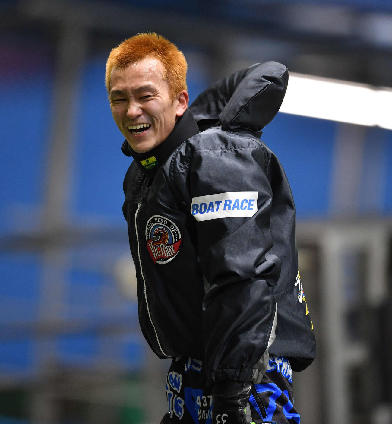 2Rに続いて8Rも制して笑顔を見せる西山貴浩（撮影・岩下翔太）