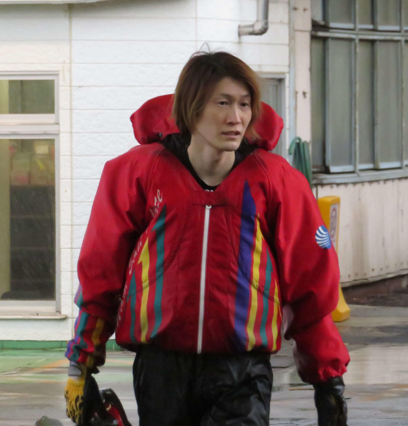 高倉孝太が34歳の誕生日に2着2本にまとめる（撮影・古村亮）