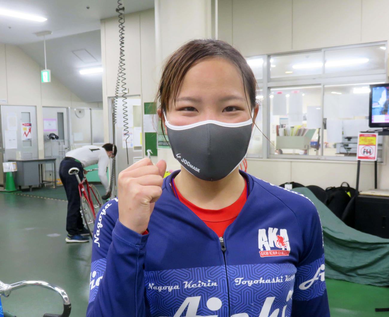 何とか確定板を確保した当銘直美（撮影・中野公博）