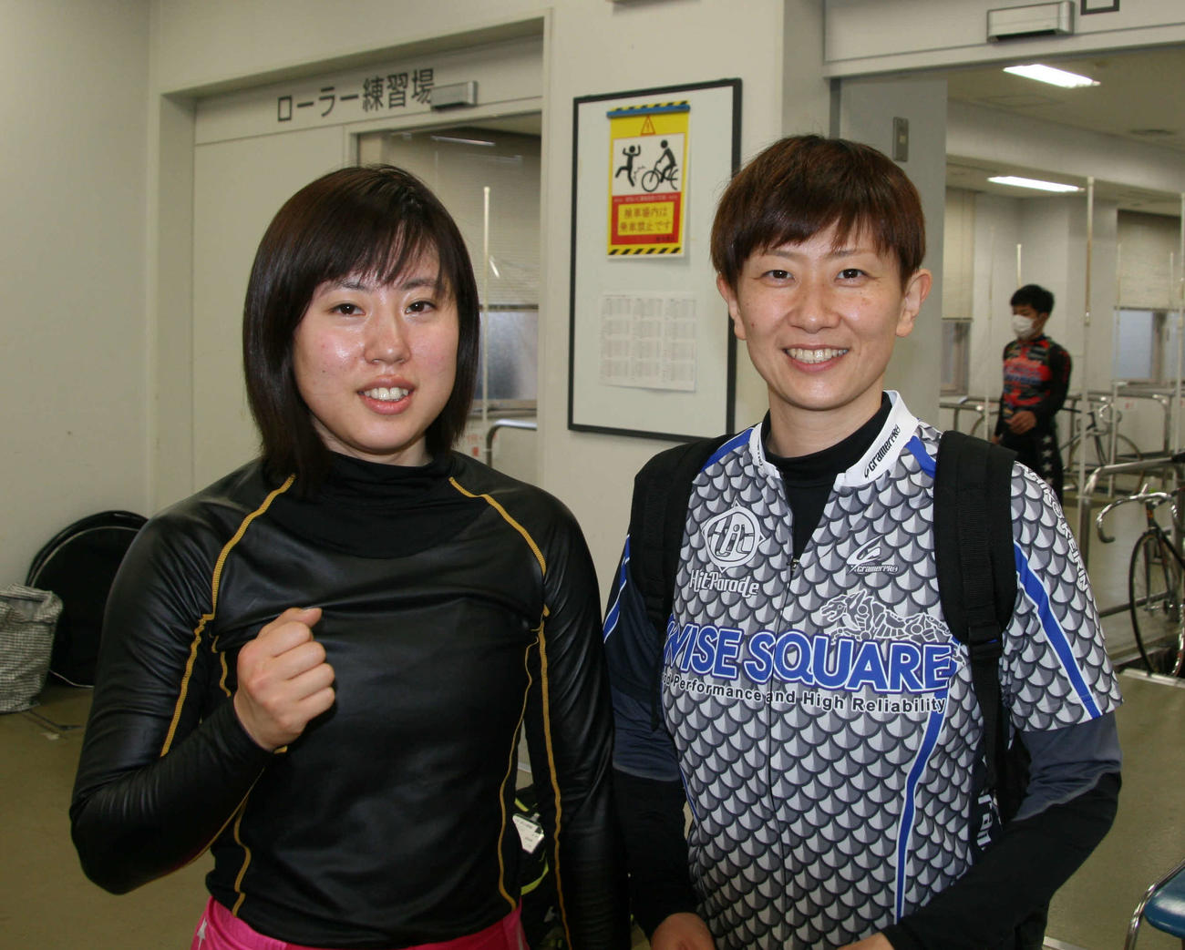 予1で2着と好発進した藤原亜衣里（右）と3着の青木美保（撮影・秋山正則）