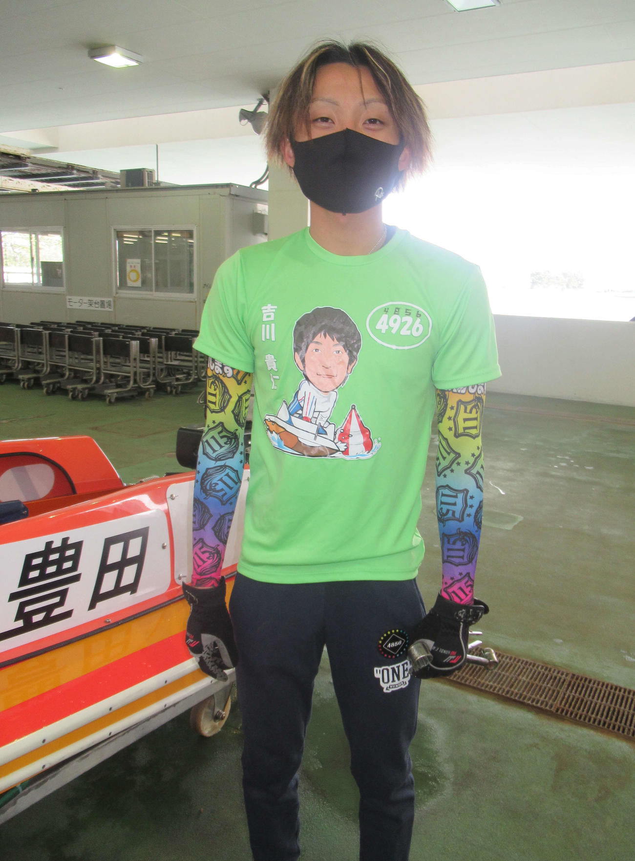 連勝発進を決めた豊田健士郎が、「吉川貴仁Tシャツ」を着て調整を行った（撮影・奈島宏樹）
