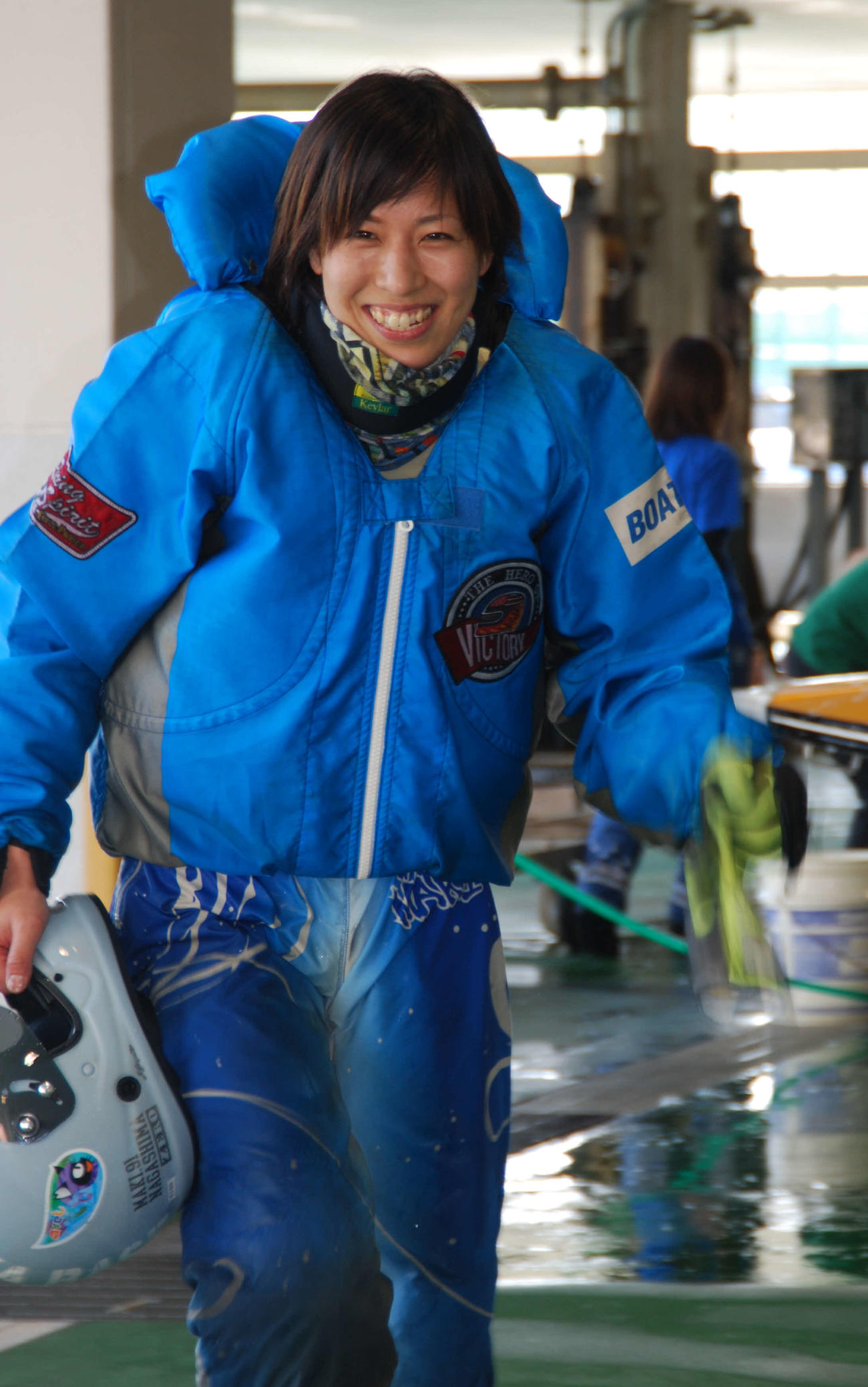 長嶋万記が大外から展開を突いて浮上する