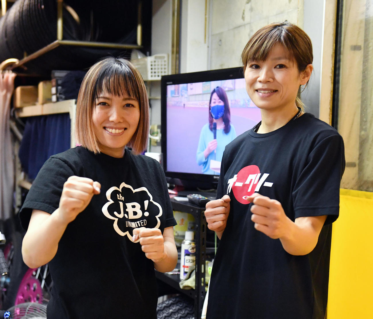 史上初めて、女子レーサー２人がＳＧ優出を果たした。左が佐藤摩弥、右が岡谷美由紀