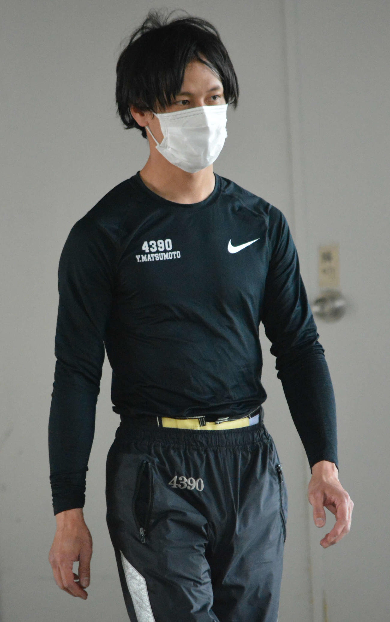 松本弓雄は初日8Rで白井英治を撃破して白星を挙げた