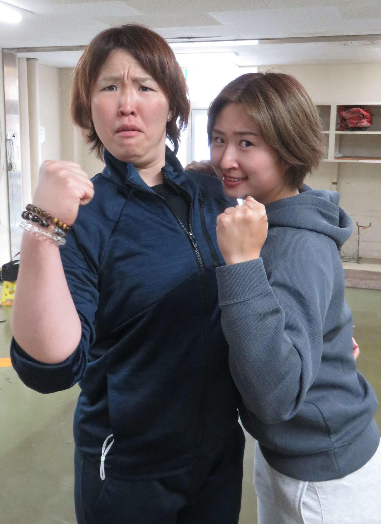 地元戦へ張り切る加藤恵（左）と加藤舞