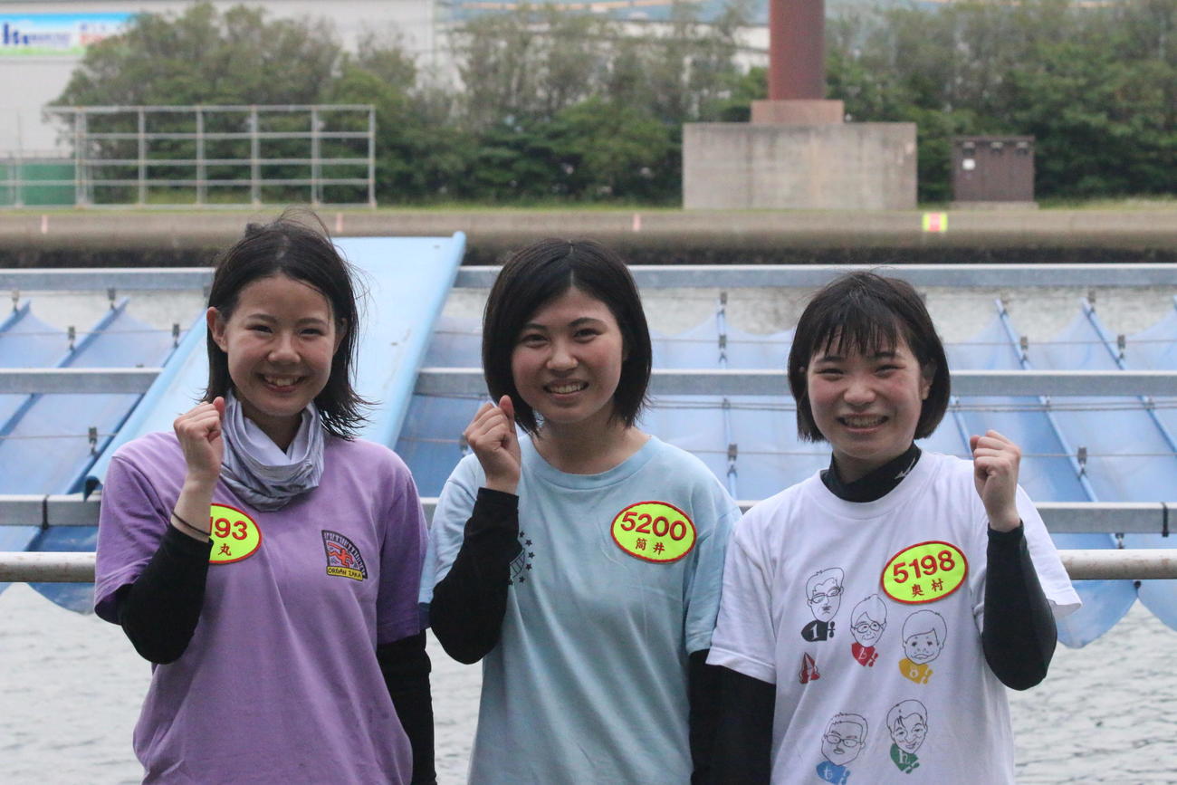 明日15日デビューを迎える128期の米丸乃絵、筒井美琴、奥村明日香（写真左から）＝2021年5月14日