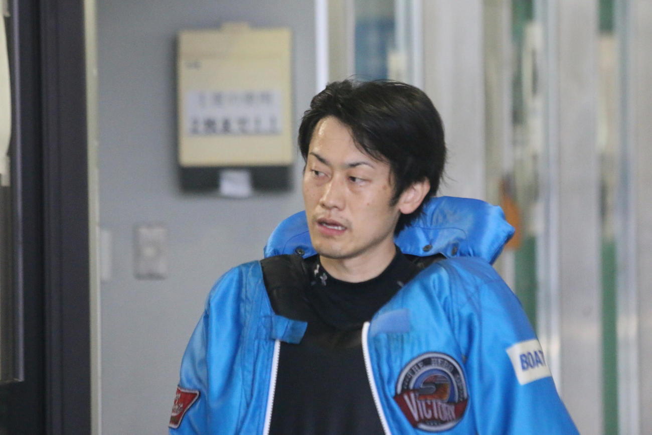 予選前半を終え、オール2連対の枝尾賢が得点率トップに立った