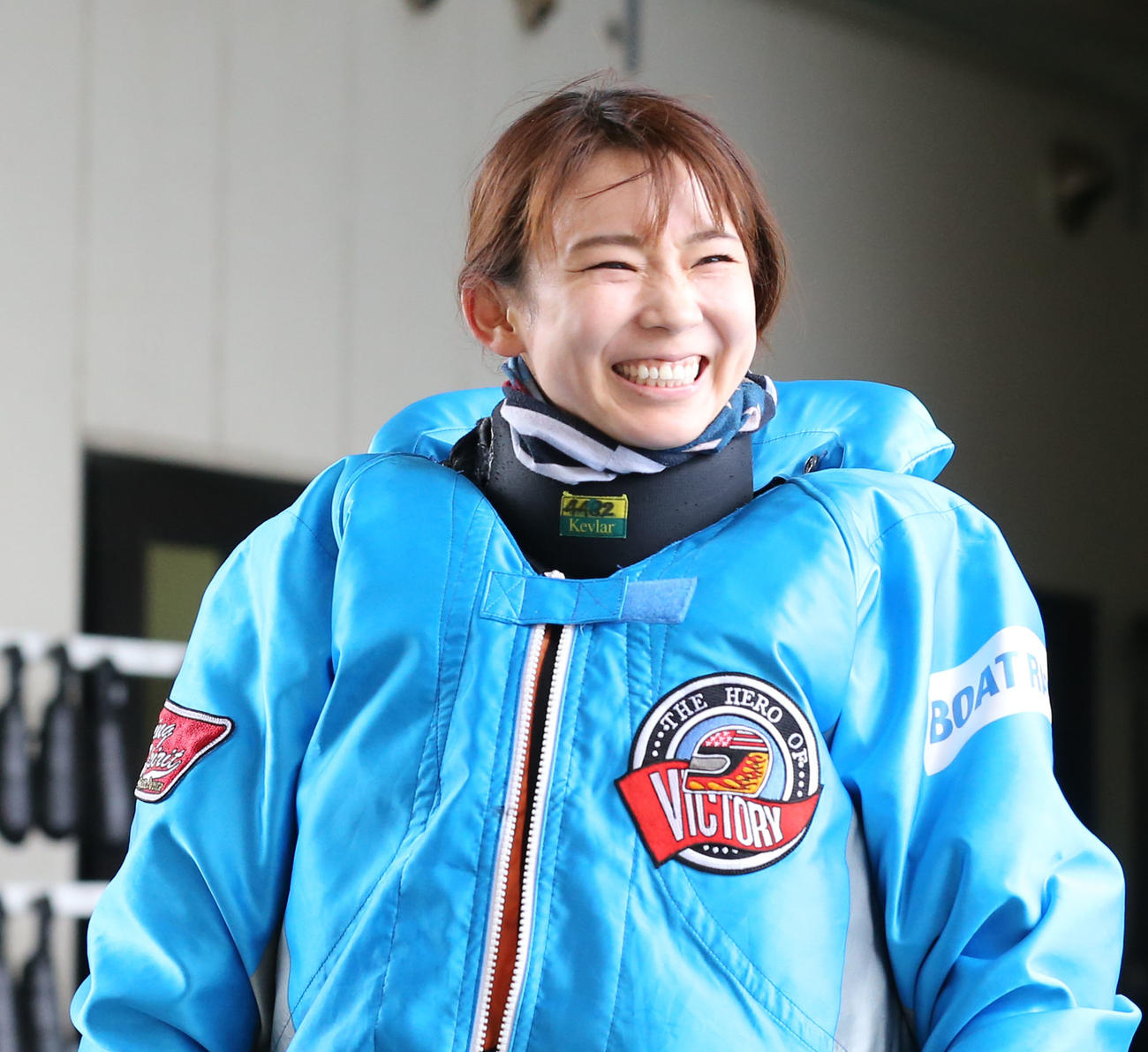 守屋美穂が待望の初勝利を挙げ、満面の笑みを浮かべた（撮影・屋方直哉）