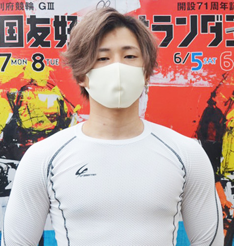 山口拳矢が予選11Rでパワーとスピードを見せつける