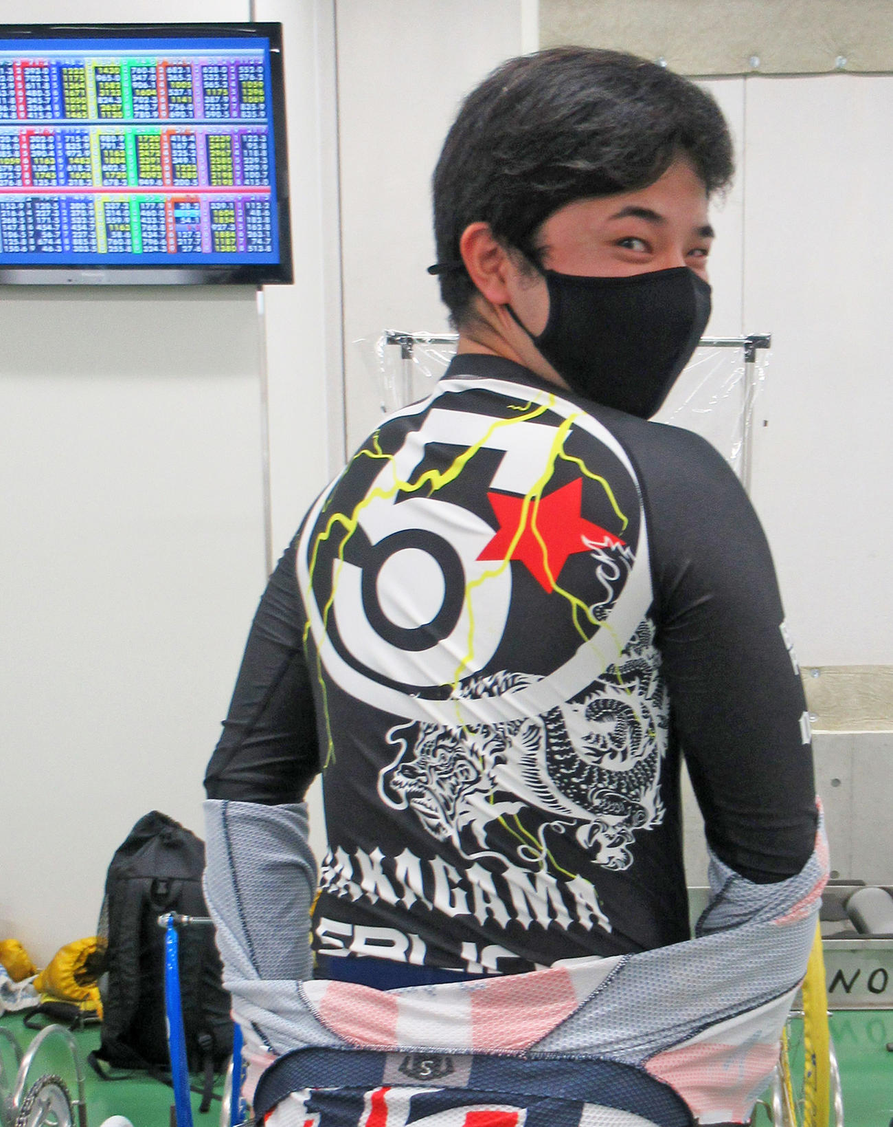 同期の大阪・中釜章成にもらったインナースーツで岸和田初戦に挑む小玉勇一（撮影・岡田晋）