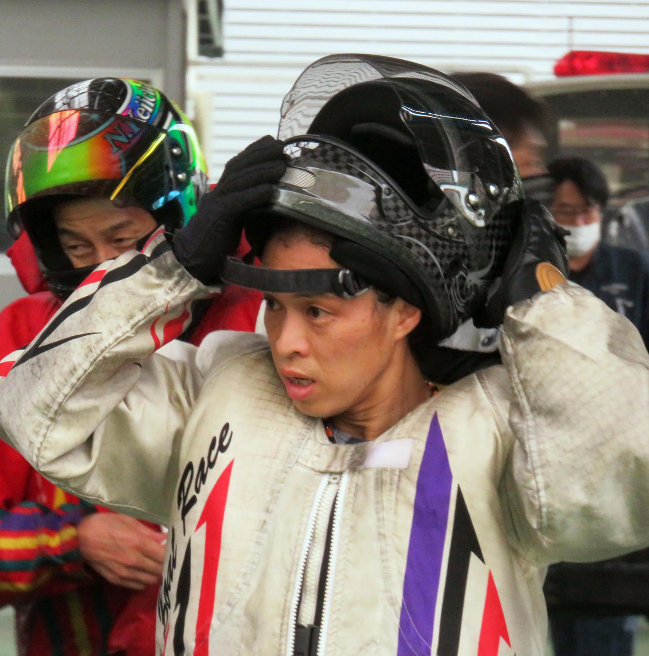平和島初日12Rを逃げ切った中島孝平（撮影・中川純）