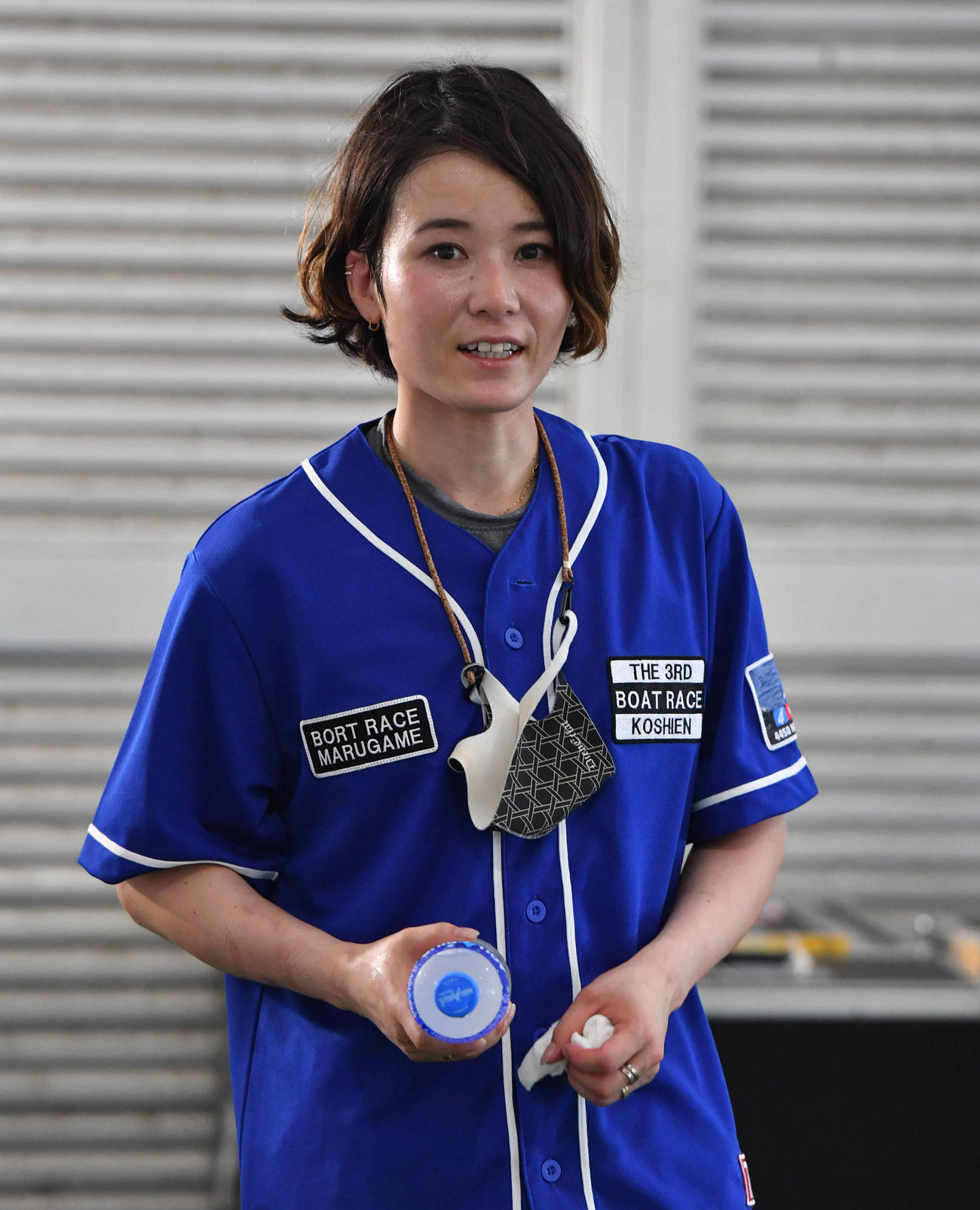 SGグランドチャンピオン1R、勝利インタビューを終えて引き揚げる平高奈菜（撮影・岩下翔太）