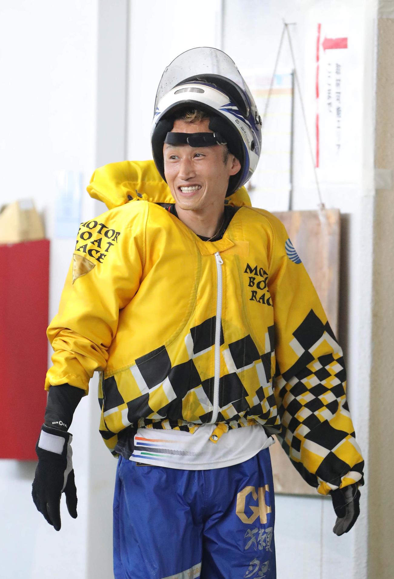白井英治