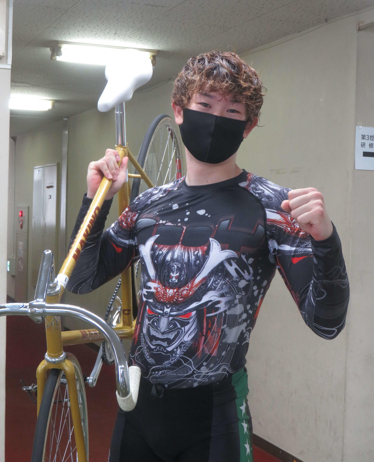 オープニングレースを快勝した優勝候補の1人・戸辺捺希（撮影・栗田文人）