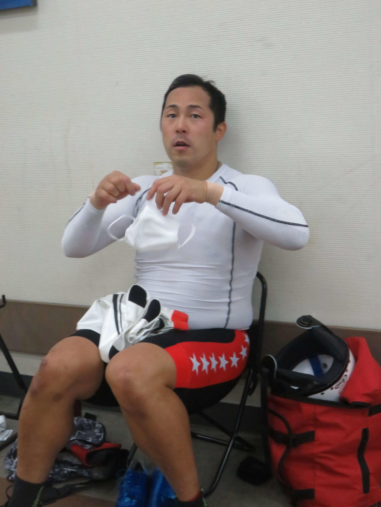 腰椎の横突起骨折を抱える岡田征陽が地元での復帰初戦を飾った