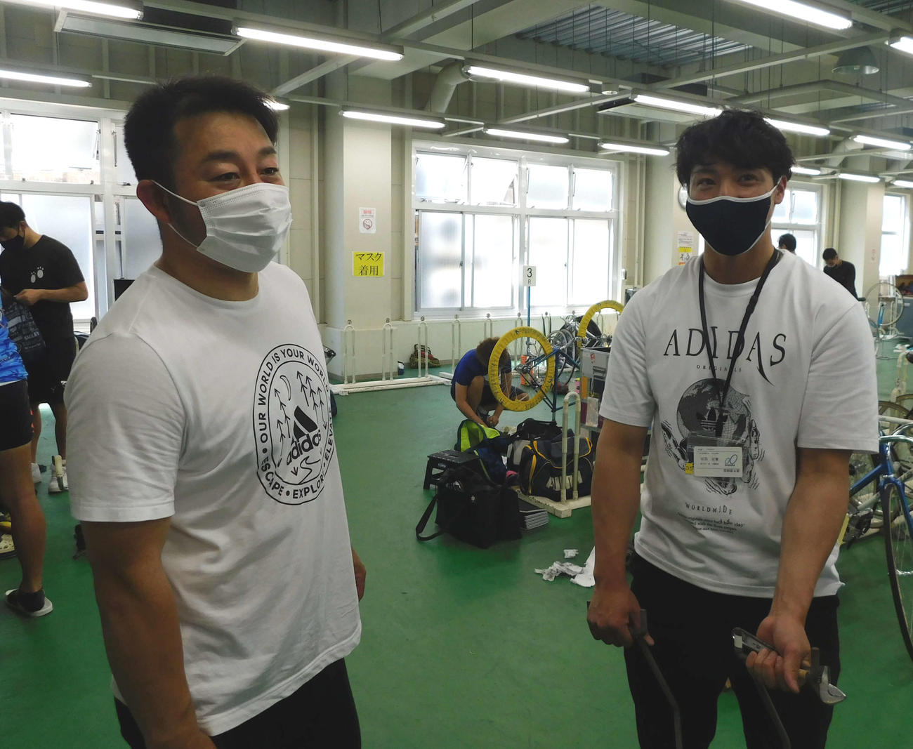 特選12Rの山崎芳仁（左）は黒沢征治マークを選択した