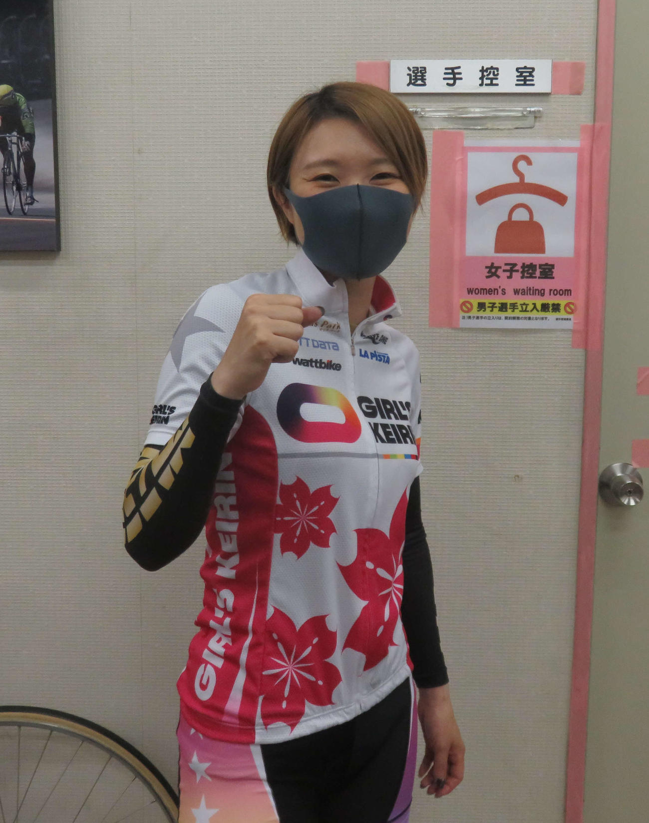 前検日前日のアクシデントにも笑顔の伊藤のぞみ（撮影・栗田文人）