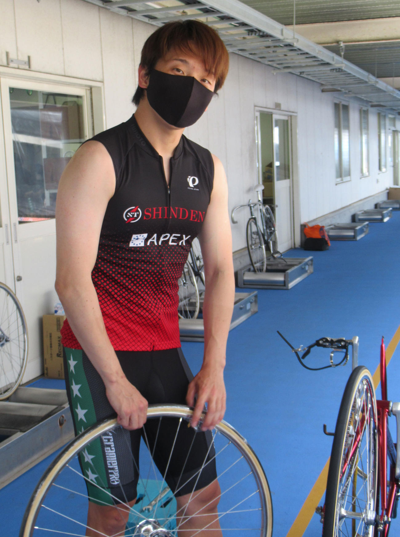 けがから復帰し本格デビューを迎える原井剣也（撮影・岡田晋）