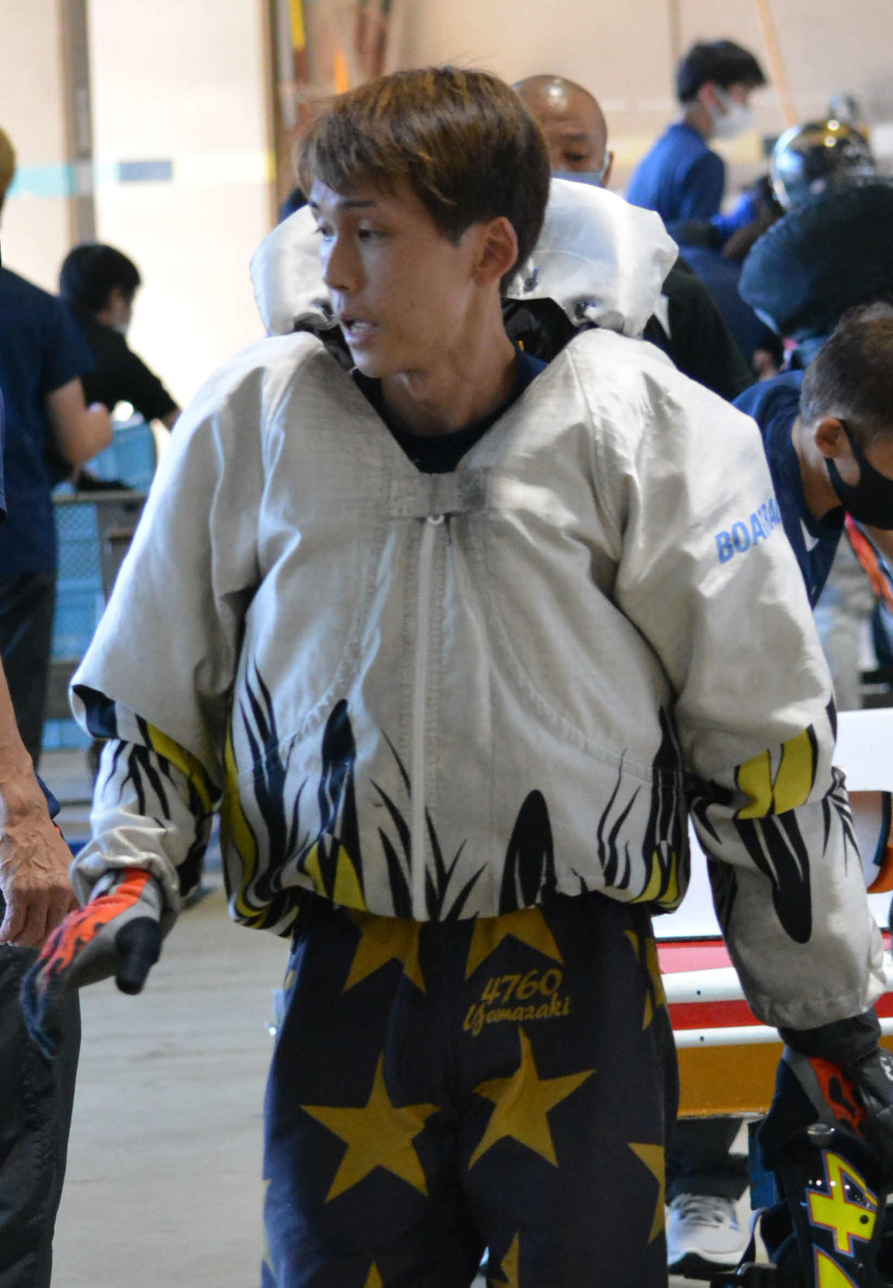 山崎郡が初日連勝を飾った