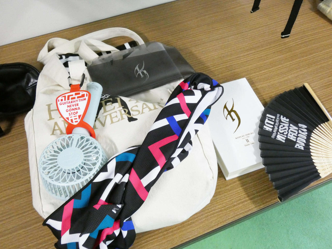 布袋や氷室グッズがたくさん。これでも一部に過ぎない