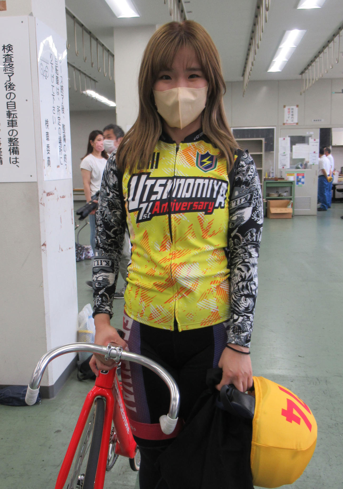 前前へと攻める走りで決勝シートを狙う青木美優（撮影・岡田晋）