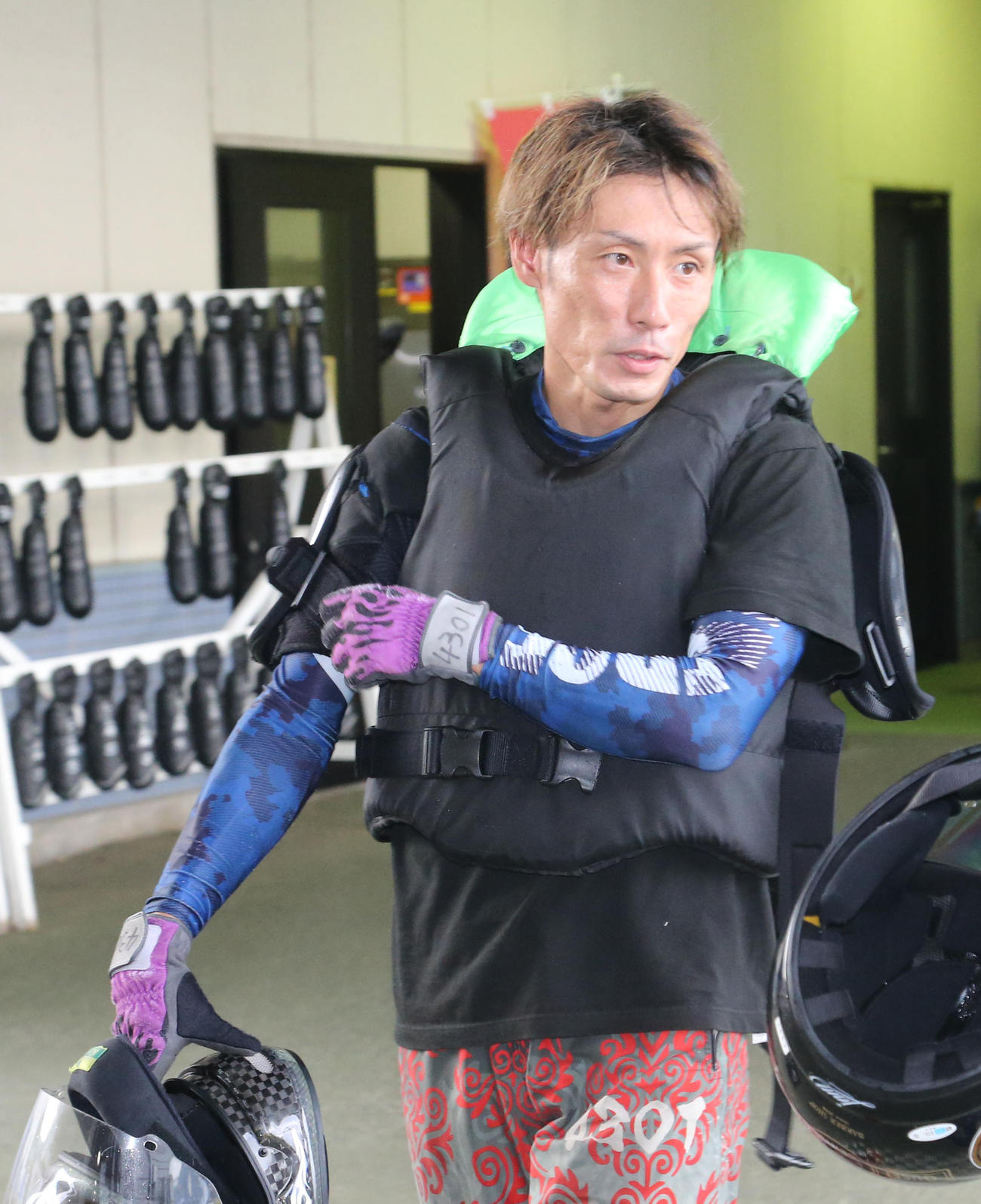 出足系の38号機を手にした関裕也