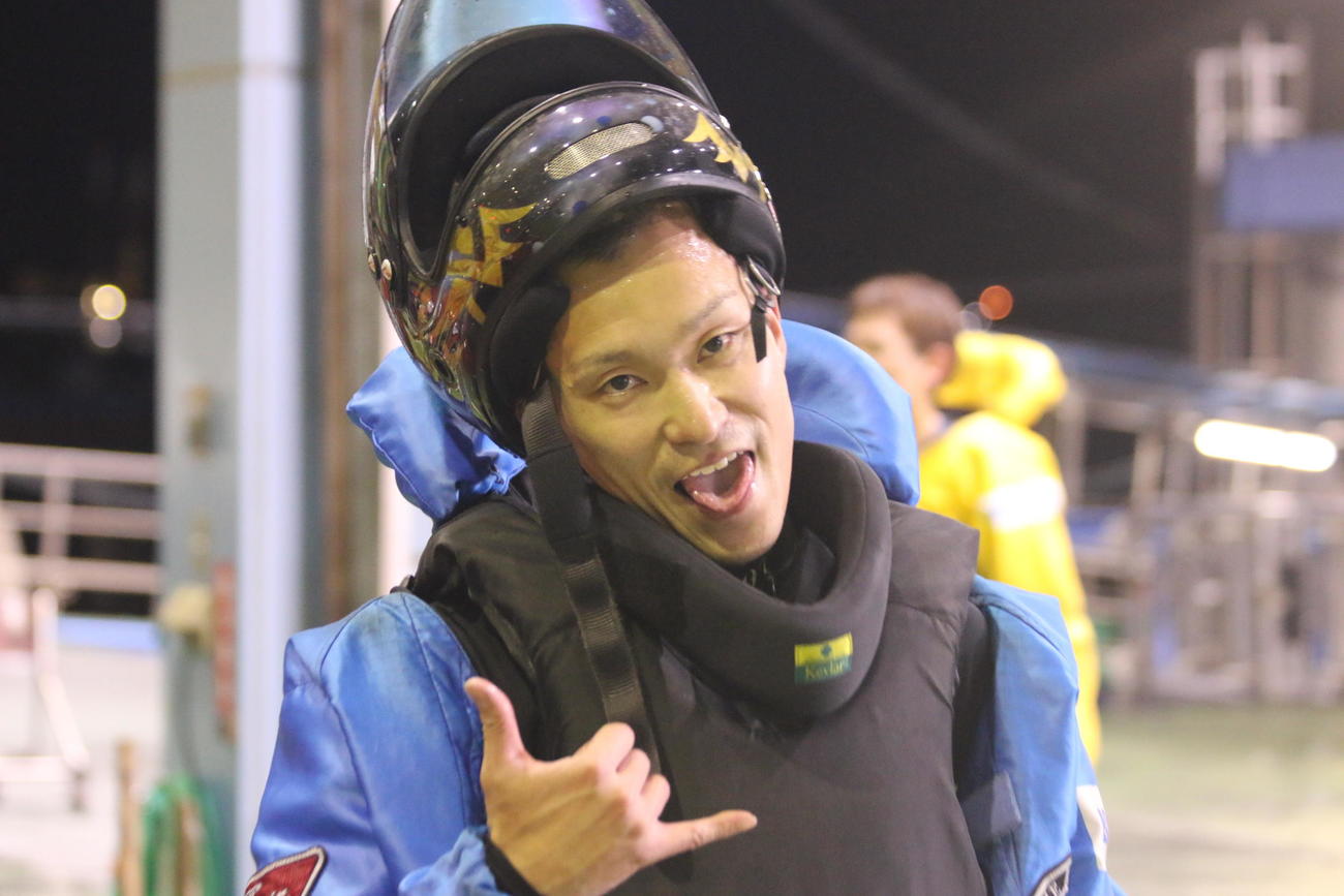 準優10R、石川真二との2着争いに競り勝った西山貴浩が、会心のレース内容におどけてみせた