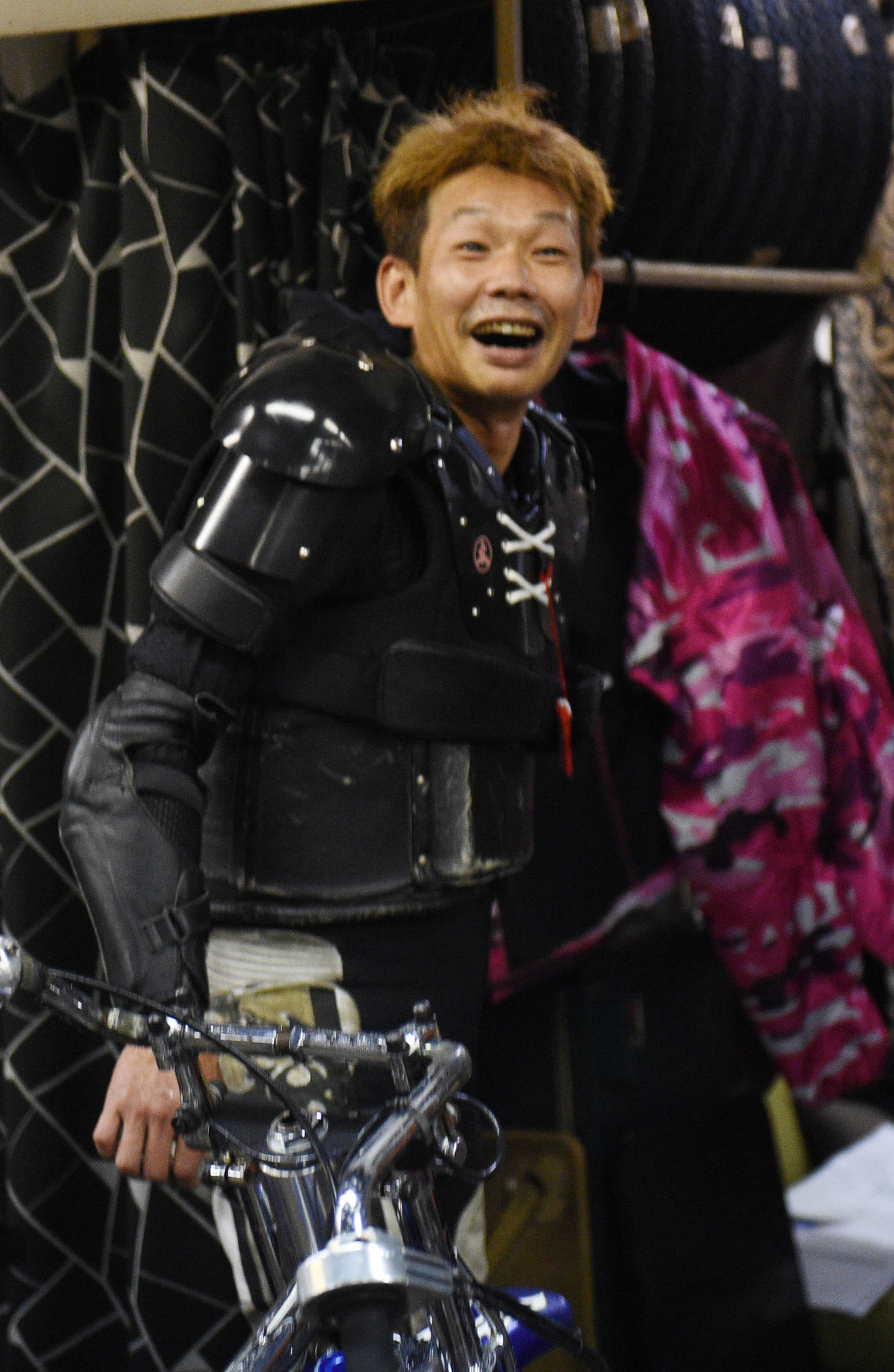 準決勝戦10Rで1着の重富大輔は喜ぶ（撮影・柴田隆二）
