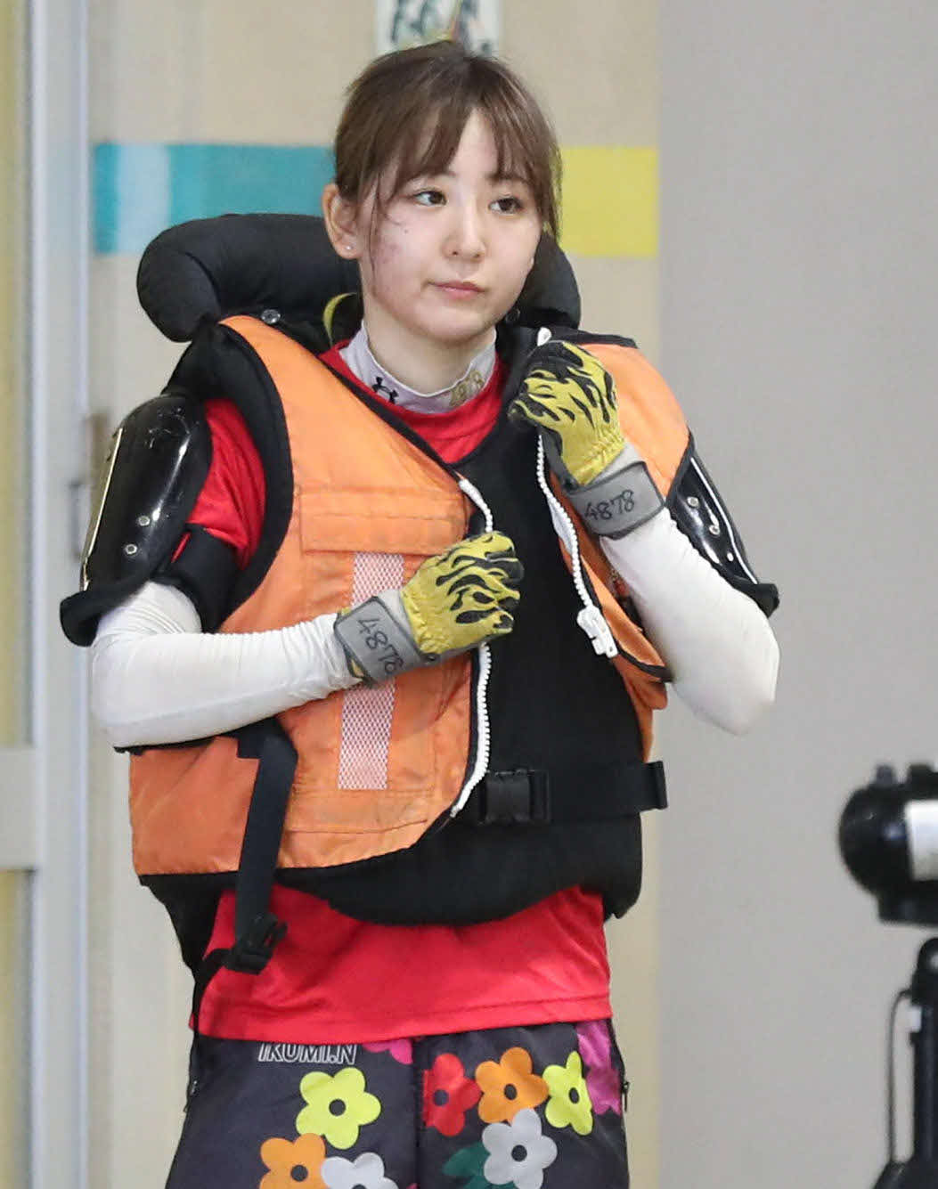 連日、整備に汗を流す西岡育未