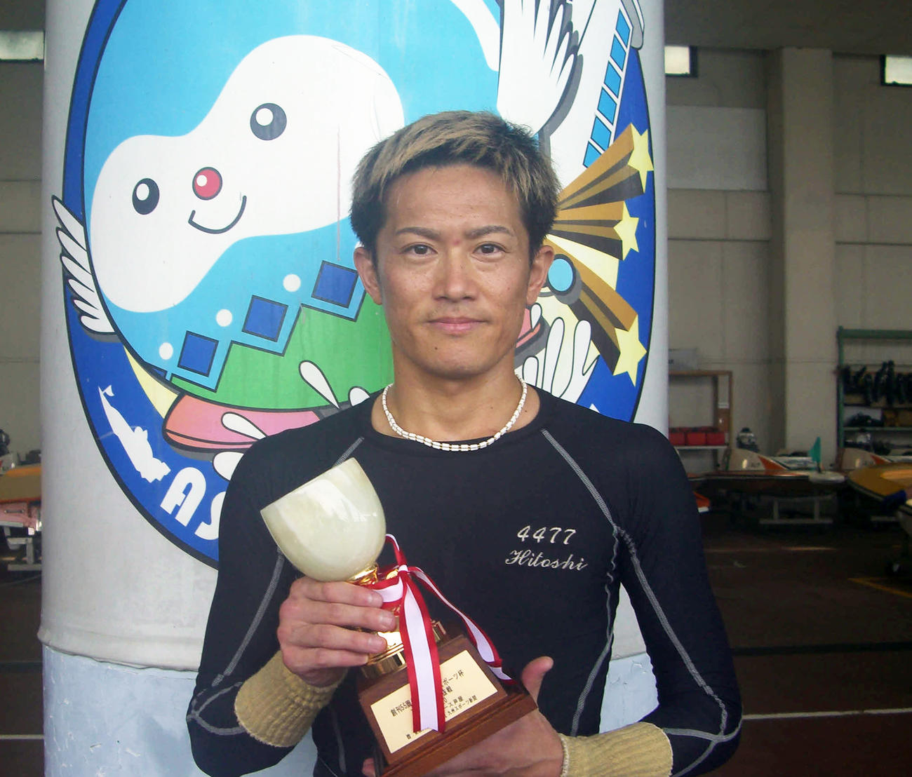 篠崎仁志がインからトップスタートを決めて優勝を飾った（撮影・馬場勲）