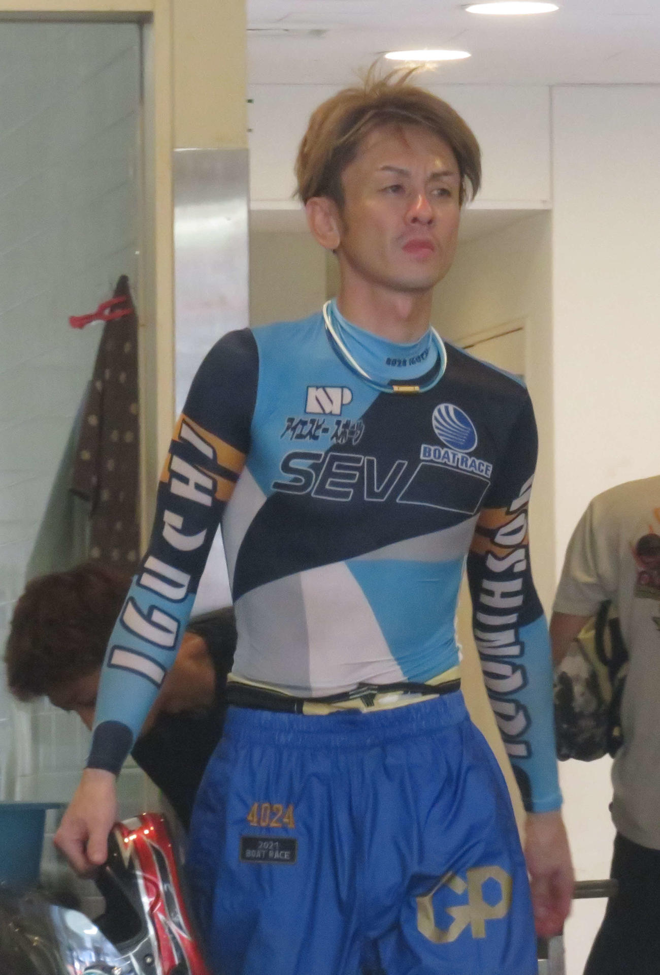 舟足アップへ余念がない井口佳典