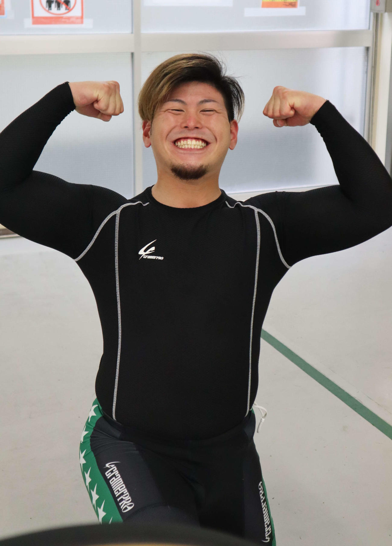 10Rの小笠原光が生まれたばかりの長男に勝利を届ける