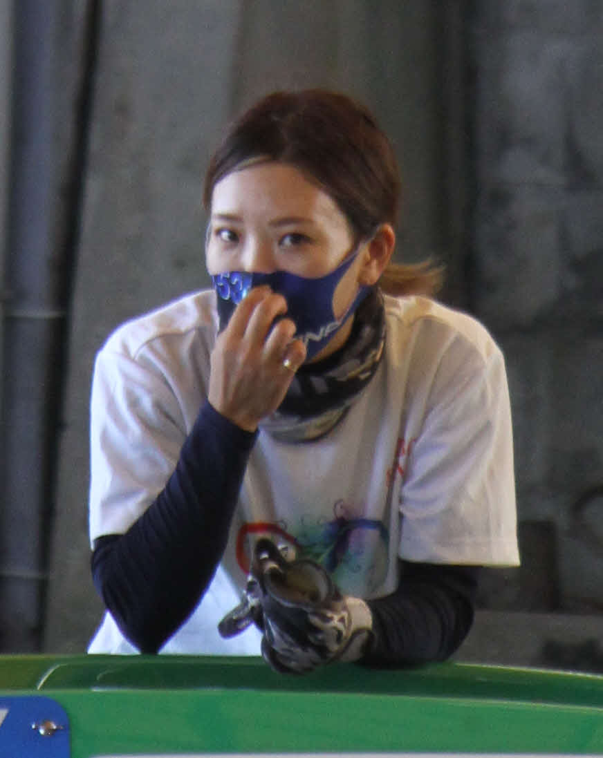 女子では実力者の小野生奈が登場。初日から華麗に舞う