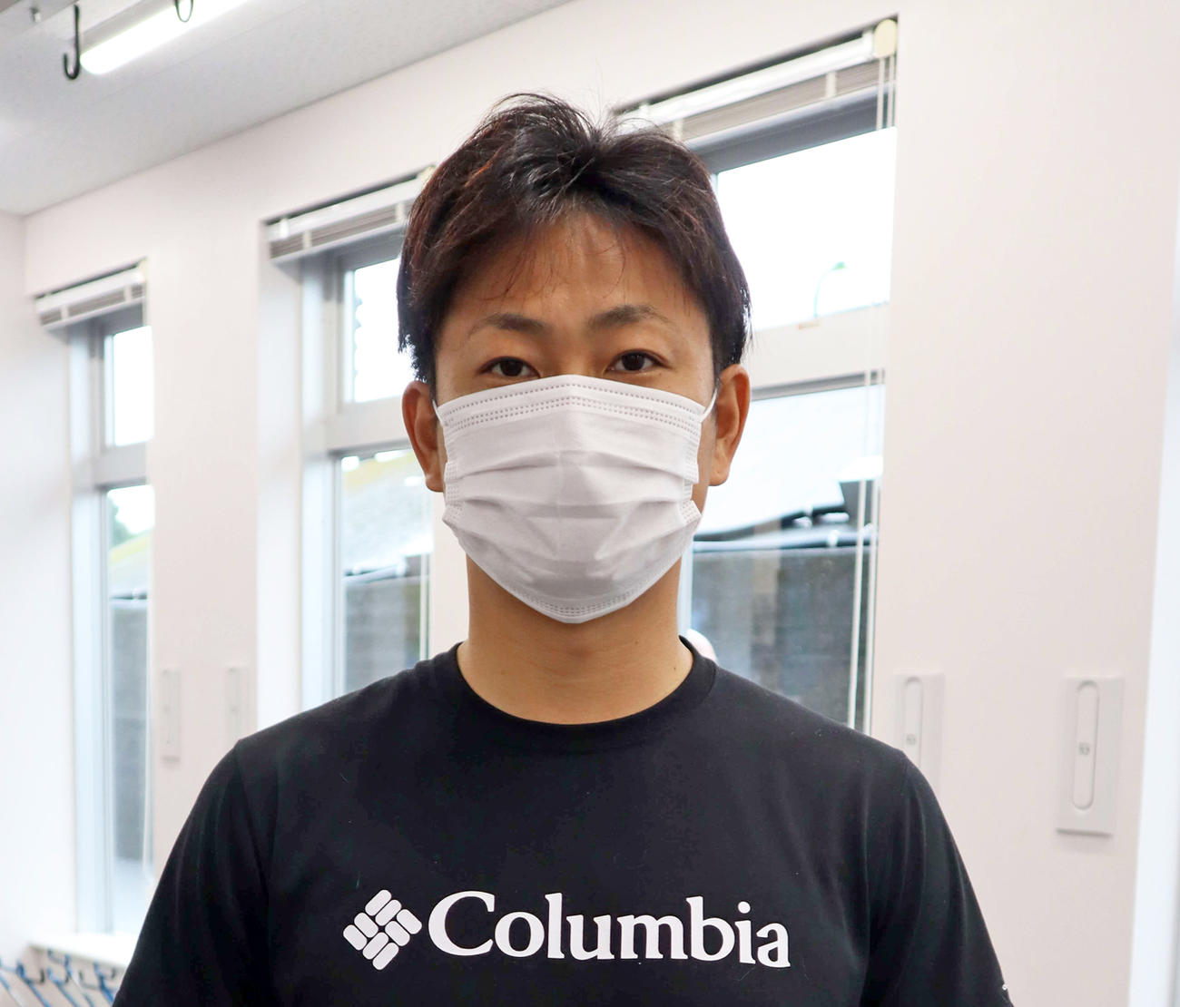 アマチュアとの練習で脚力アップを実感する小岩大介（撮影・音無剛）