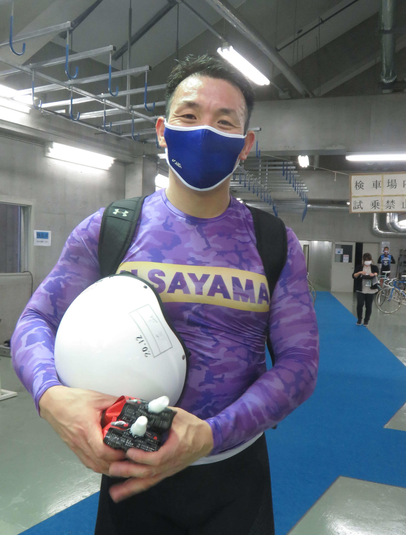 新人・上杉嘉槻と別線を選択した佐山寛明（撮影・栗田文人）