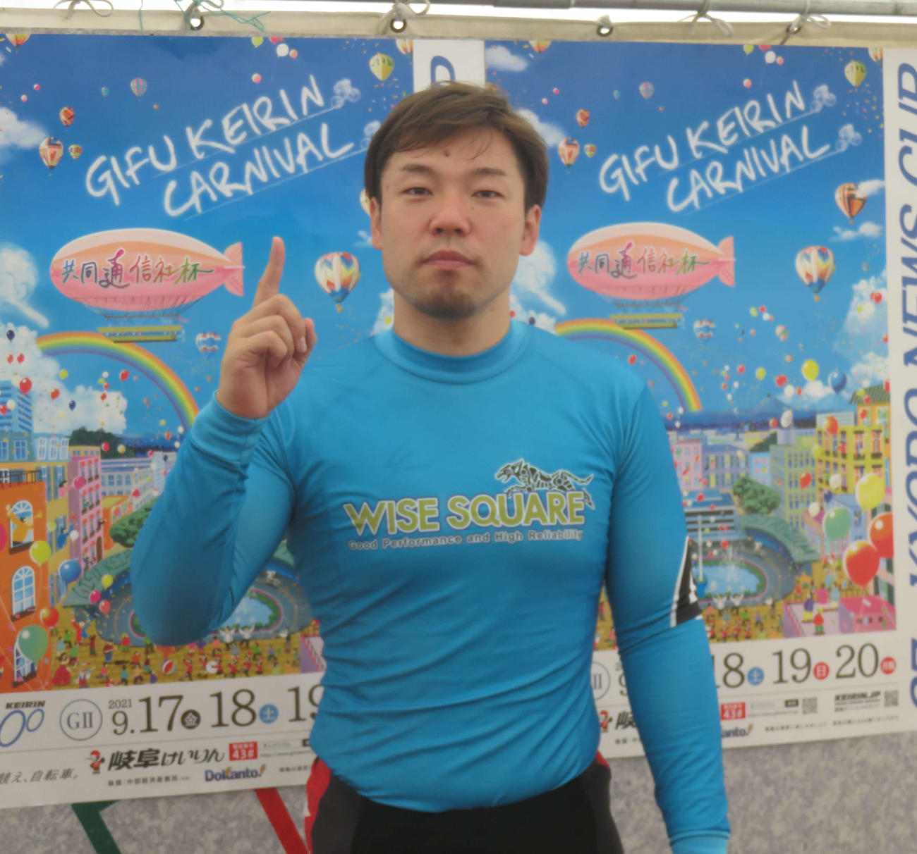オープニングレースを快勝した鈴木庸之（撮影・栗田文人）