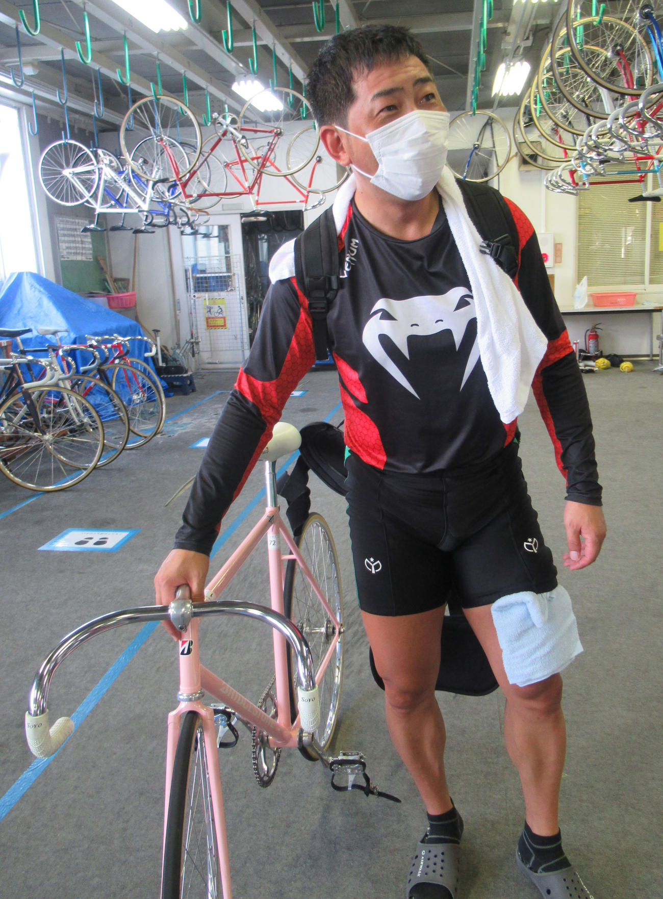 オープニングレースで1着となり3連単9万円車券を演出した地元の小磯知也（撮影・岡田晋）