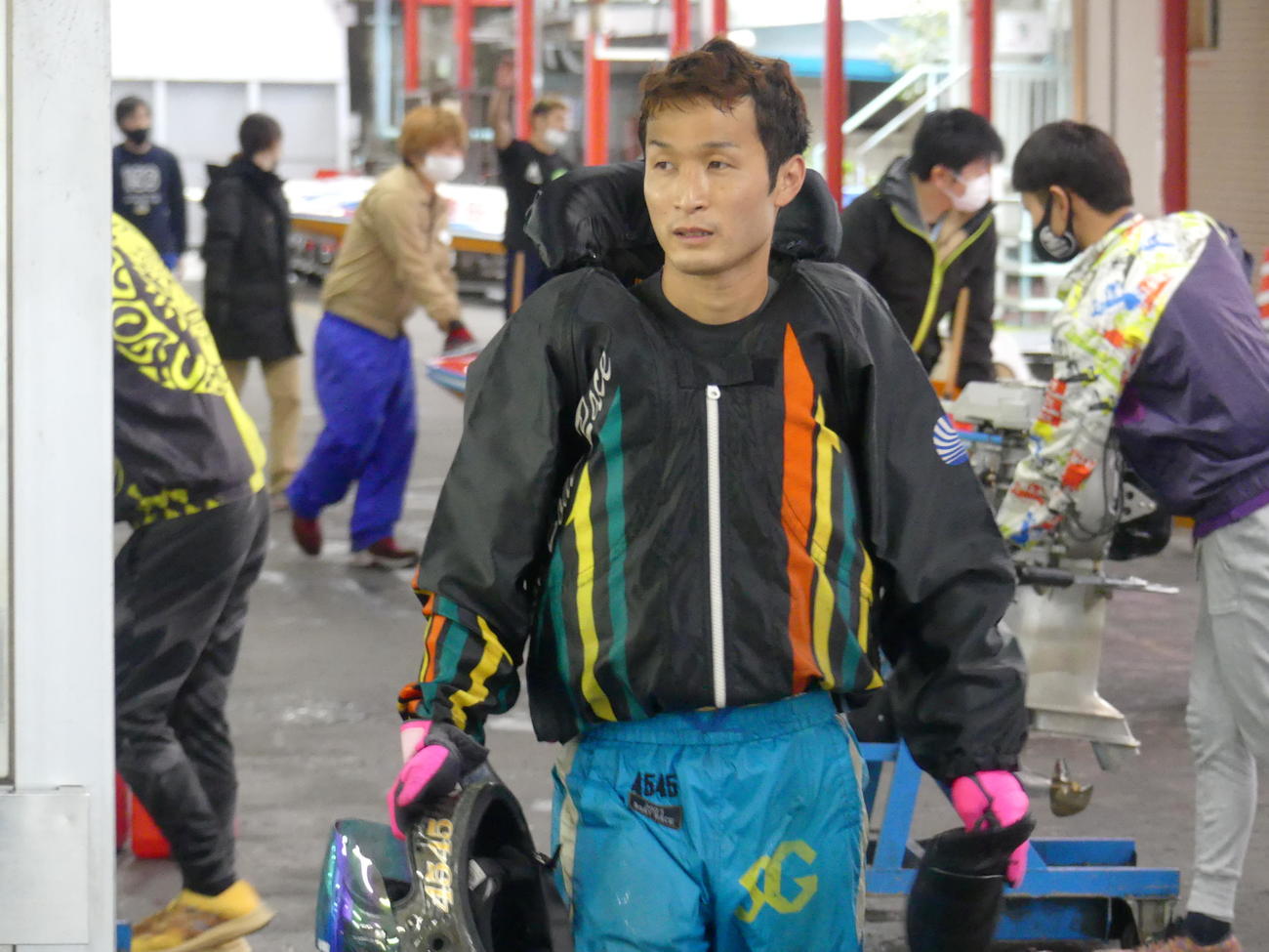 逆転優出をもくろむ岡村慶太