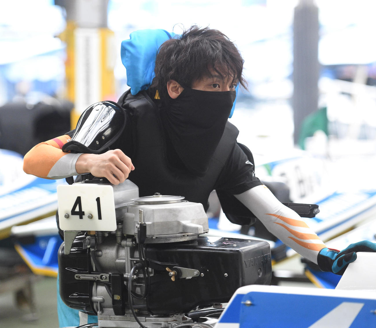 前検で練習に向かう上野真之介（撮影・柴田隆二）