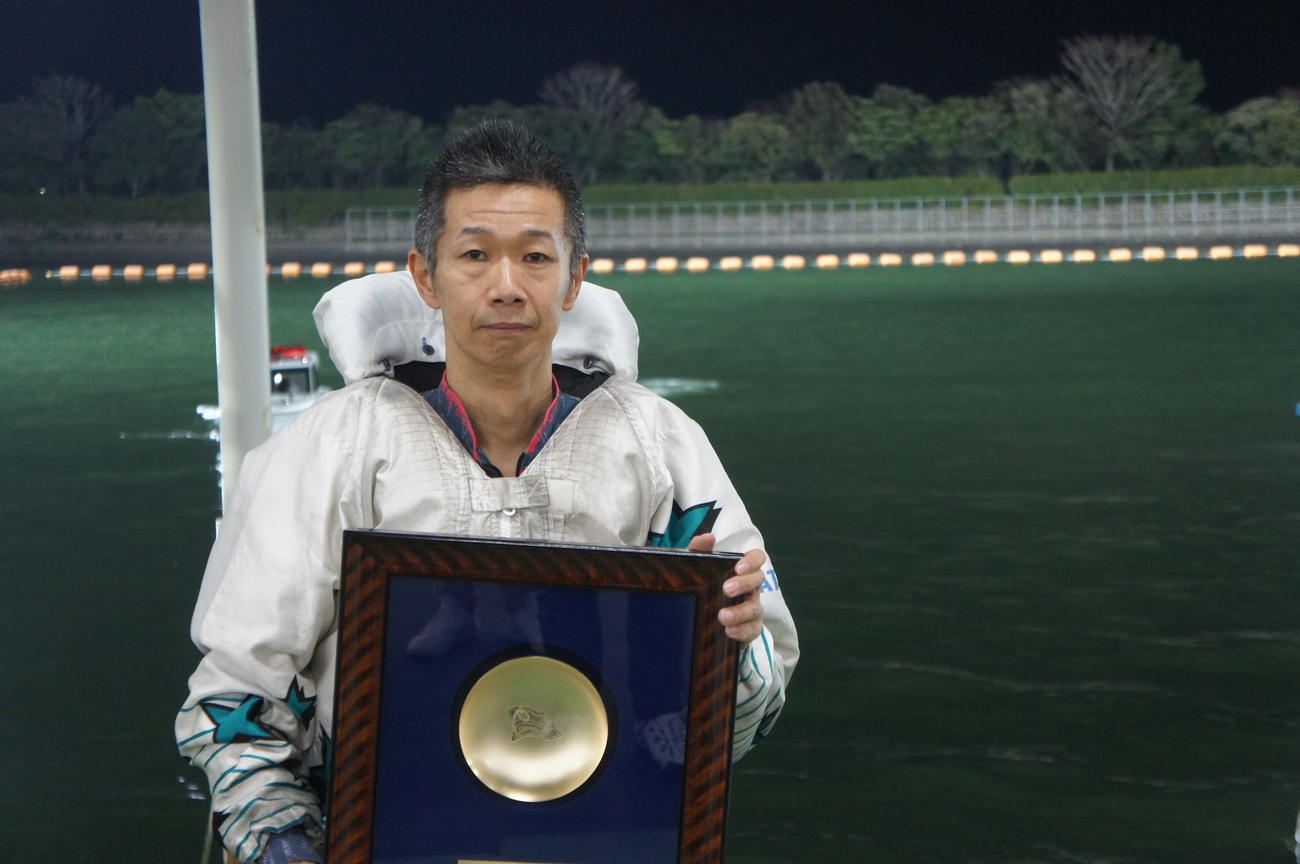 飯島昌弘がイン速攻で今年初優勝を決めた