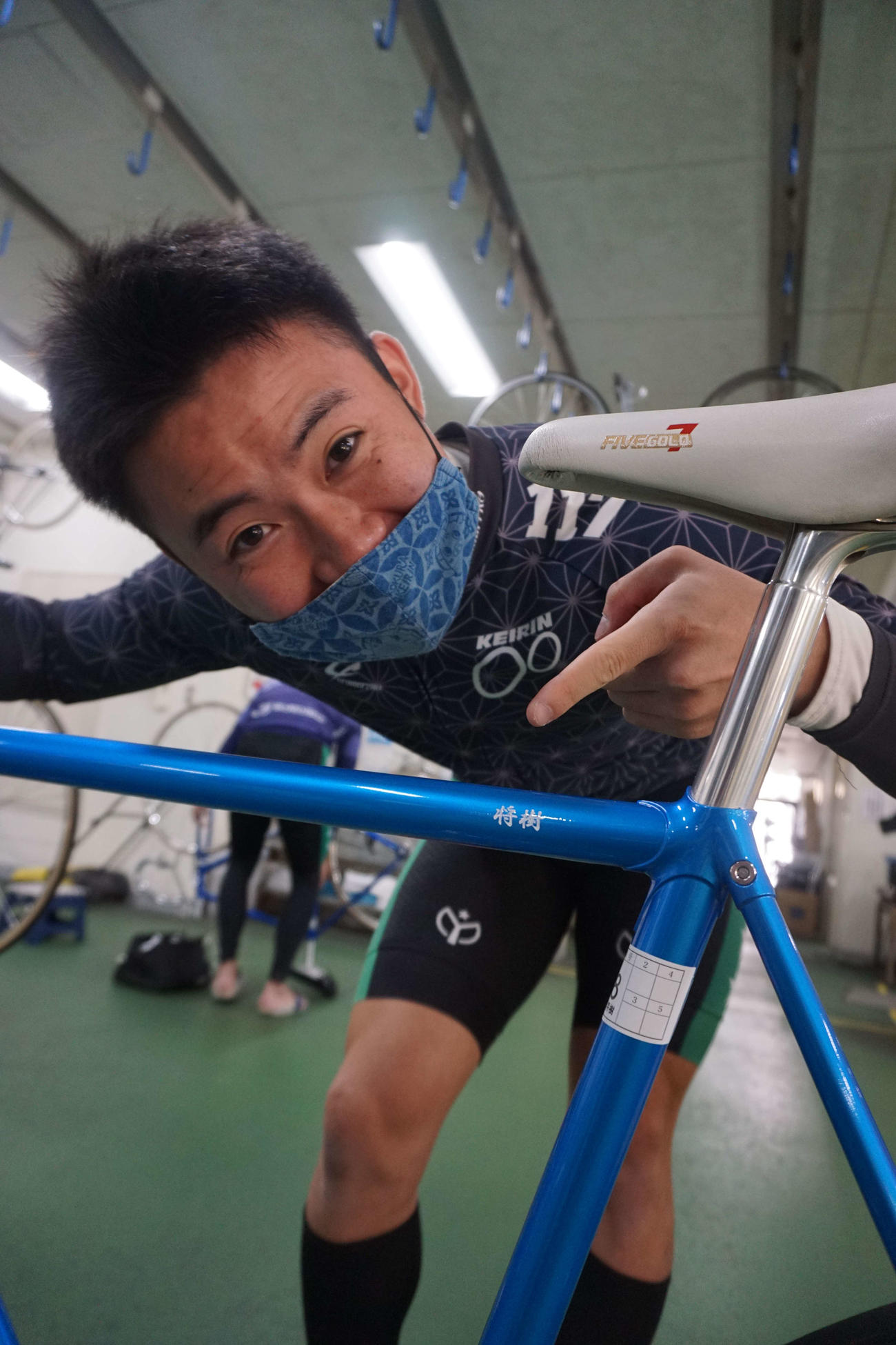 緒方将樹が自慢の愛車をアピール