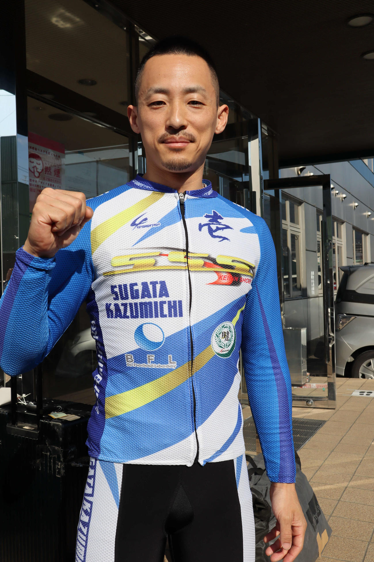 特選12Rの菅田壱道は今度こそ2車ラインで好連係を決める（撮影・音無剛）