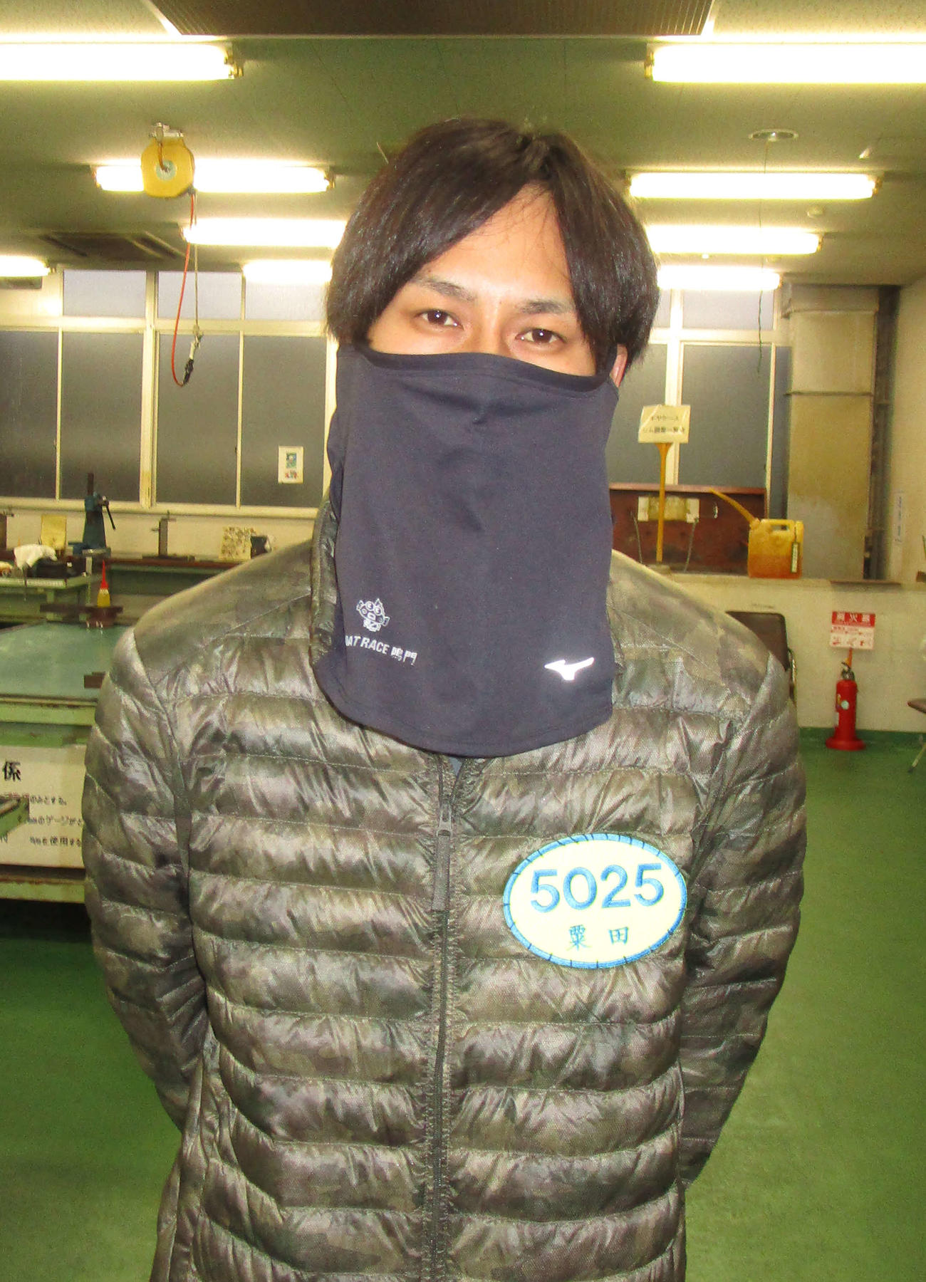 初のイン逃げに成功、予選突破を射程圏にとらえた粟田祥（撮影・安井雅彦）